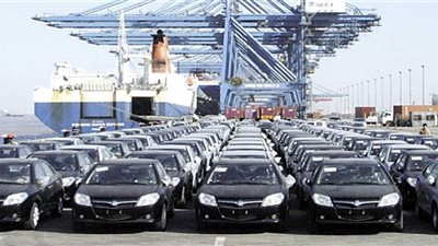 شروط الحكومة لإعفاء سيارات المصريين بالخارج من الجمارك .. إنفوجراف