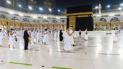 سفر المرأة للحج أو العمرة مع ابن زوجها