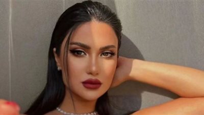 هدى الإتربي تسحر معجبيها بإطلالتها في فرنسا (شاهد)