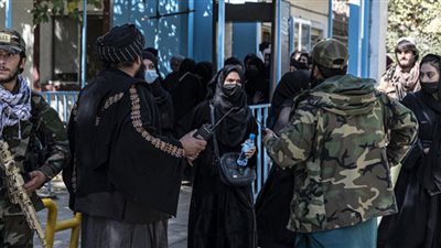 السعودية تدعو أفغانستان لتعليم الفتيات.. والعالم يندد بقرار طالبان