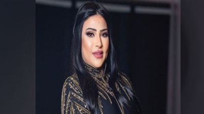بدرية طلبة تلفت الأنظار بالقفطان الخليجي(صور)