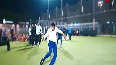 وزير الرياضة يزور 