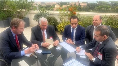 وزير الزراعة يلتقي نائب مدير البنك الدولي على هامش اجتماعات الفاو في روما