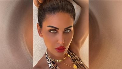 مي سليم تخطف الأضواء بكاش مايوه عصري