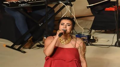 دينا الوديدي في ليلة تراثية بالمهرجان الصيفي (صور)