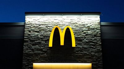 ماكدونالدز يستغني عن البشر في أحد فروعه