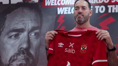 الأهلي يبحث مع سواريش عروض الإعارة بعد تألق الشباب