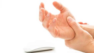 أسباب التهاب مفاصل اليدين.. طبيب يوضح