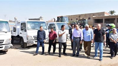 محافظ الشرقية: دعم منظومة النظافة بـ 21 سيارة جديدة لرفع القمامة