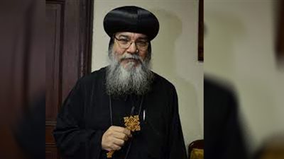 الأنبا مكاريوس يلقي العظة الروحية في اجتماع الارثوذكس بالمنيا