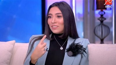 زيزي عادل تعتزل استعدادًا لمقابلة الله.. الغناء كله على بعضه حرام