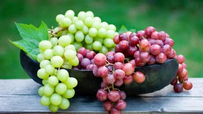العنب يقلل من خطر الإصابة بالخرف