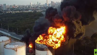 حريق يلتهم خزانات وقود بكولومبيا.. عمليات الإطفاء تستغرق 4 أيام (فيديو)