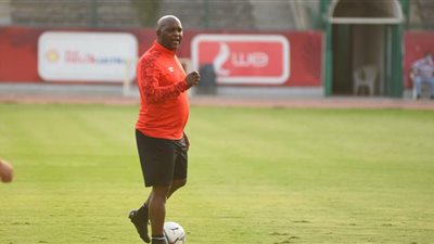 بيتسو موسيماني يغازل جماهير الأهلي بـ 