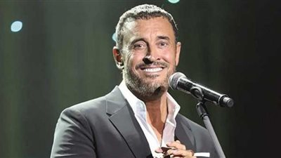 توافد جمهور كاظم الساهر على مسرح النافورة