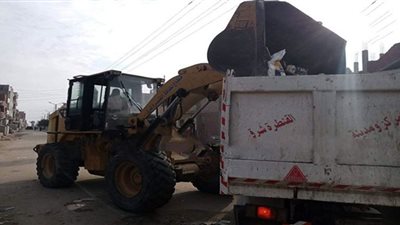 مدينة القنطرة شرق الإسماعيلية يواصل أعمال رفع القمامة والمخلفات