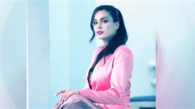 دومينيك حورانى.. إطلالة مثيرة بـ