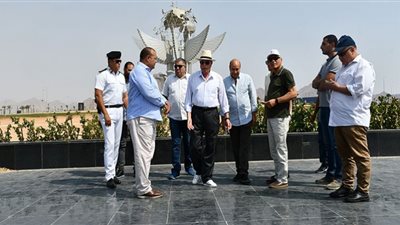 محافظ جنوب سيناء يتفقد أعمال تطوير أيقونة وميدان السلام