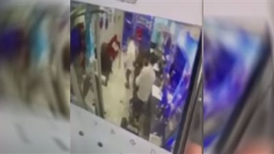 الصور الأولى لمنفذ اعتداء باريس.. فيديو