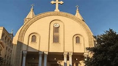 كنيسة العذراء الكاثوليك تستعد لبدء قداس عيد الميلاد المجيد