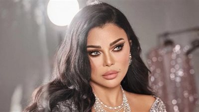 هيفاء وهبي تشعل إنستجرام بكولون شفاف وكعب عال