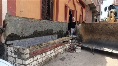 إزالة فورية لحالة تعدٍ على الطريق العام بحارة الديابة بقنا