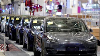 تسلا تعلق إنتاج مصنعها بالصين.. والسبب غير معروف