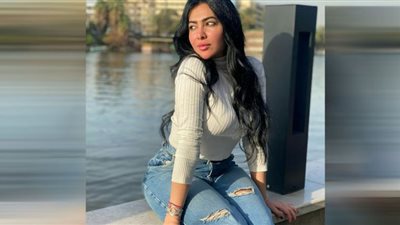 ميرهان حسين.. إطلاقة مثيرة على شاطيء البحر (صور)