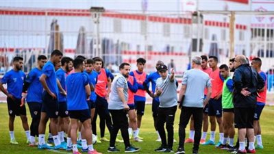 تدريبات تأهيلية واستشفائية للأساسيين أمام فلامبو في مران الزمالك