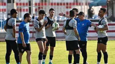 تدريبات بدنية قوية للمستبعدين من مباراة فلامبو في مران الزمالك