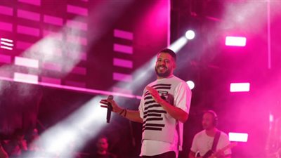 حماقي في حفل المنصورة.. تفاعل ضخم وأغاني غير متوقعة (صور)