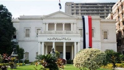 التعليم تنظم معرض 