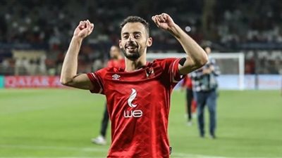 عبدالقادر يسجل هدف الأهلي الأول في شباك الاتحاد المنستيري