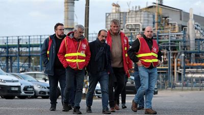 احتجاجات مُرتقبة في فرنسا وسط إضرابات قوية