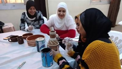 ورشة تدريب علي الحرف التراثية بمركز شباب النجمة والحرمان بقنا