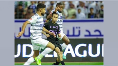 الدوري السعودي ..الهلال يتقدم على الطائي بهدف في الشوط الأول