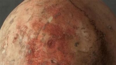 سر تلوين جماجم الموتى باللون الأحمر في بيرو