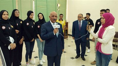 نائب رئيس جامعة الزقازيق يتفقد مكتب التنسيق الإلكترونى