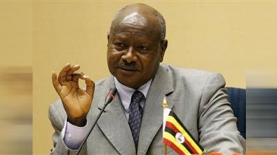 الرئيس الأوغندي يغلق مدينتين لمنع انتشار الإيبولا