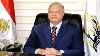 محافظ القاهرة يجتمع بممثلي الغرف التجارية لبحث إقامة شوادر السلع