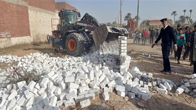 إزالة ١٧٠ حالة تعدٍ على الأراضي الزراعية بأطفيح ومنشاة القناطر