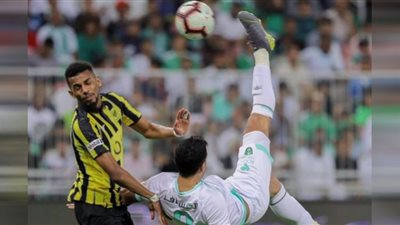 بديل عمر السومة صداع في رأس الجهاز الفني للأهلي السعودي