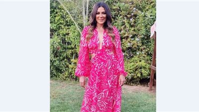 إنجي المقدم تفاجيء متابعيها بجلسة تصوير من إبداعها