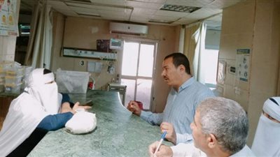 رئيس مركز طامية بالفيوم يتفقد انتظام العمل بالمستشفى المركزي