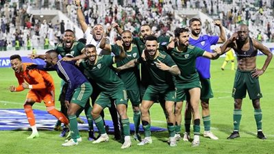 الشارقة يخطف صدارة الدوري الإمارتي وعجمان يدخل صراع القمة وبن شرقي الأكثر نجاحا في المراوغات