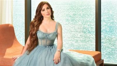 ببنطلون مُمزق.. نسرين طافش تُبرز أنوثتها برفقة جوتشي وفيندي (صور)