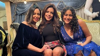 ناهد السباعي تحتفل بعقد قرآن شقيقتها بحضور داليا البحيري