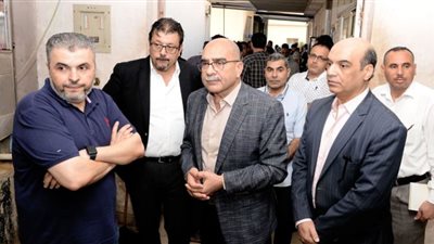 رئيس جامعة المنصورة يتفقد سير العمل بمستشفى الباطنة التخصصى