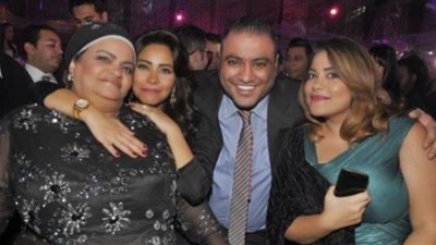 إعلامية كبيرة تهاجم عائلة شيرين عبدالوهاب