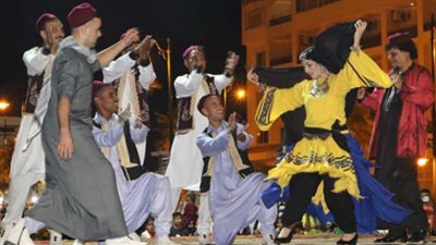 فرقة المنيا للفنون الشعبية تتألق في مصيف مصر